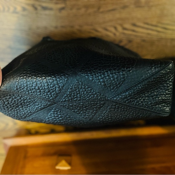 Burberry Black Embossed Leather Dewsbury Sachel - Picture 4 of 6